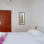 Apartment By The Sea Sparadici - Sibenik - 21600 Grebastica