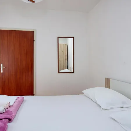 Apartment By The Sea Sparadici, Sibenik - 21600 Grebastica
